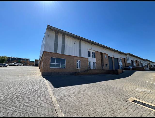 585M² WAREHOUSE TO LET IN LASER PARK